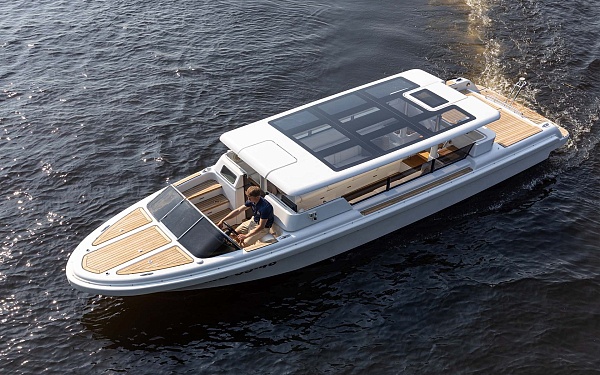 Аренда тендера Royal Tender Limo Челси в Санкт-Петербурге